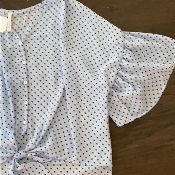 Flirty blue polka dot top - Picture 2 of 4